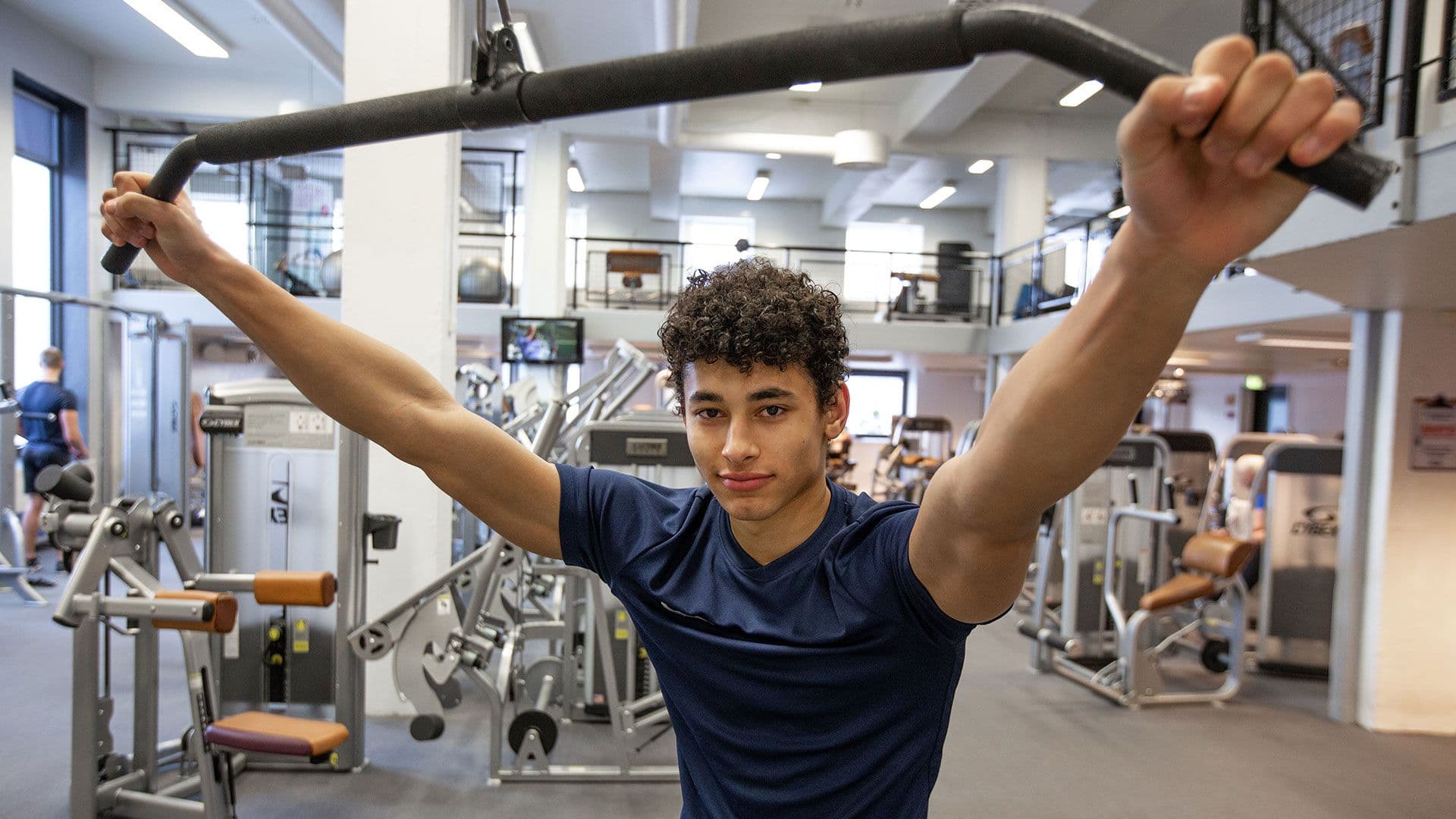 Ung mann i treningssalen på 3T-Steinkjer.