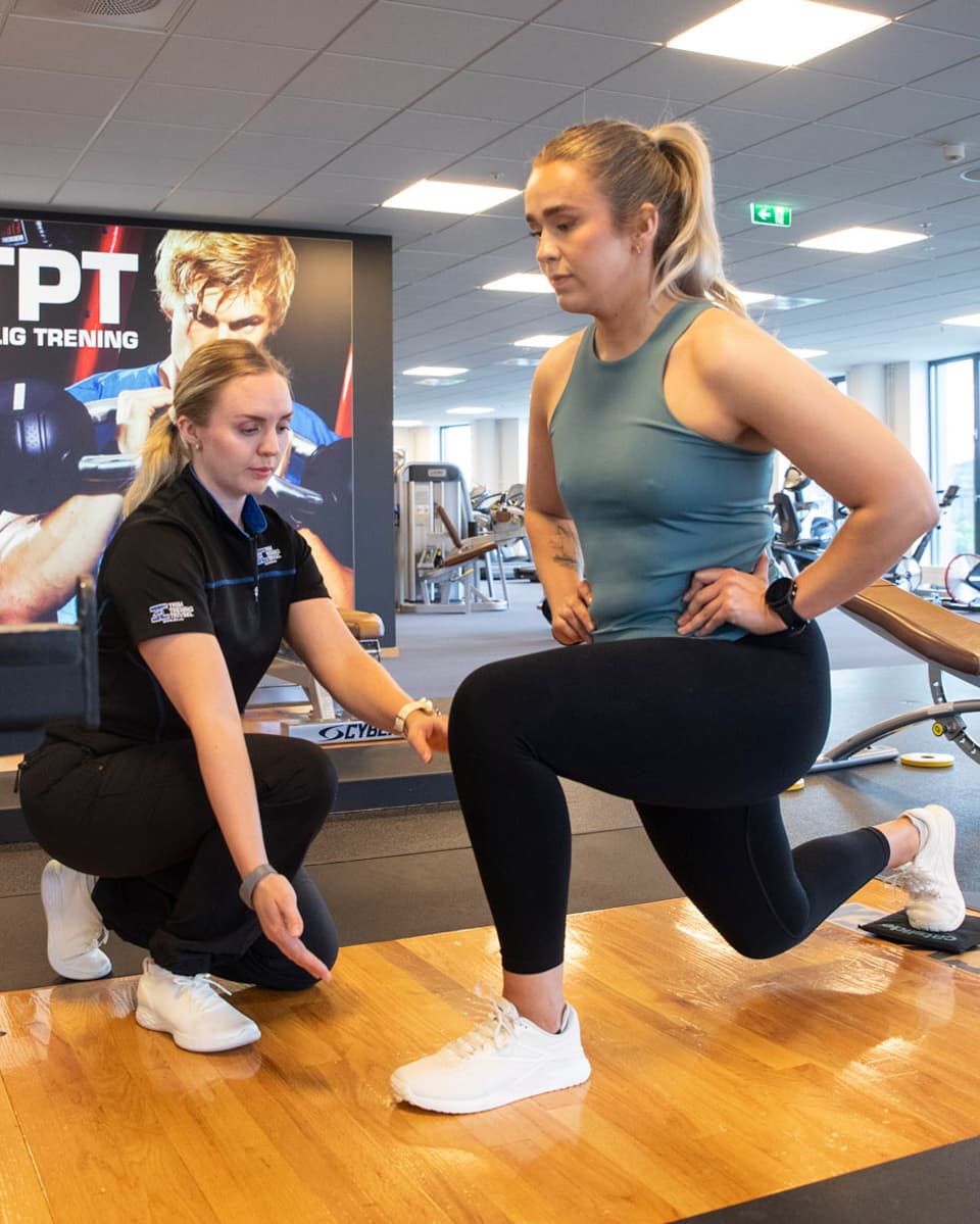 Treningsgruppe med fysioterapeut