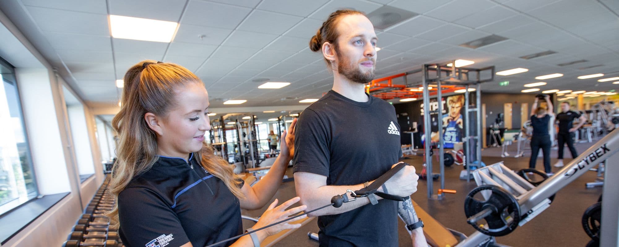 Treningsgruppe med fysioterapeut