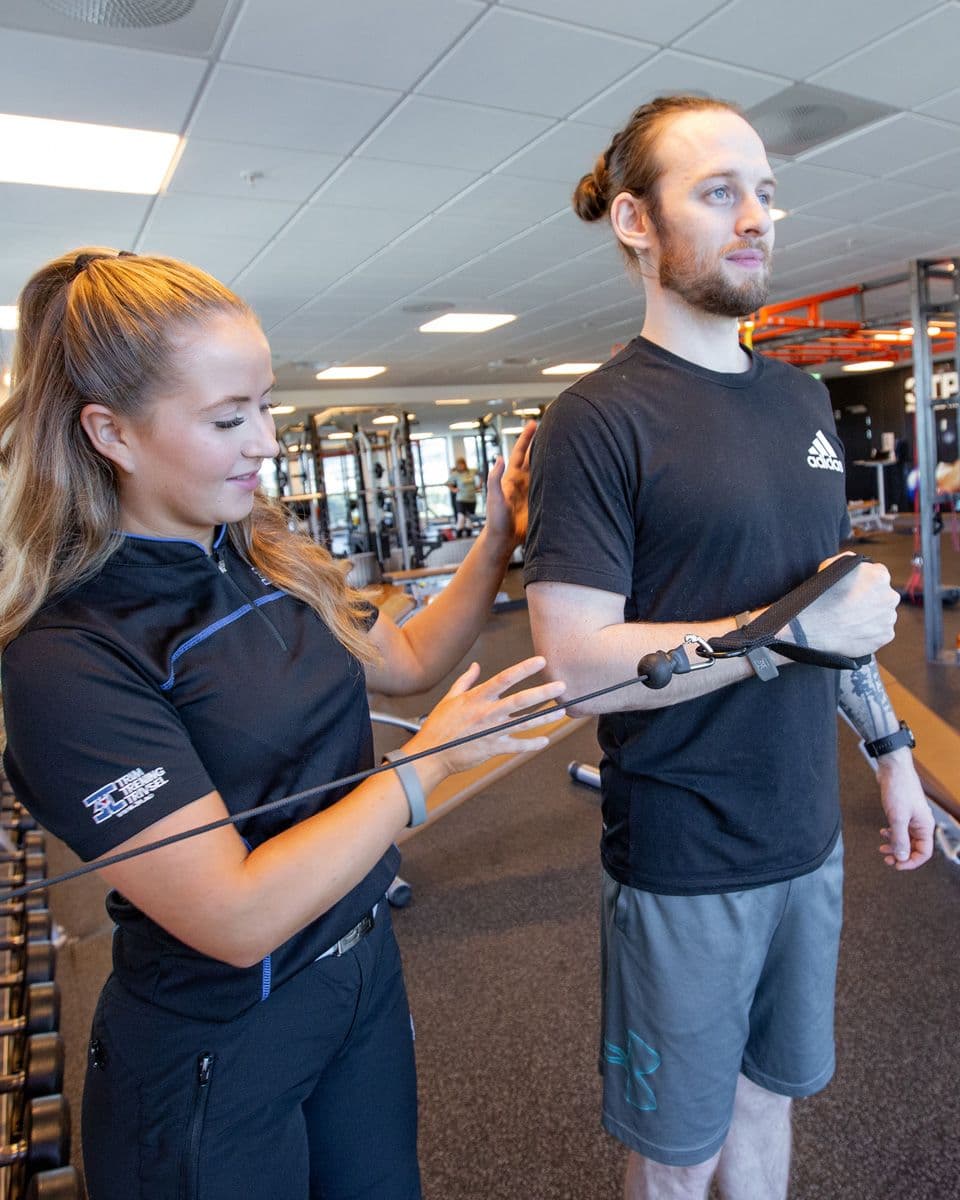 Treningsgruppe med fysioterapeut